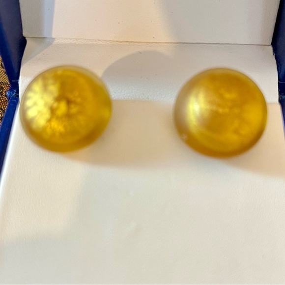 Vintage gold foil Murano glass button earrings. Clip on. Great condition - Picture 6 of 8